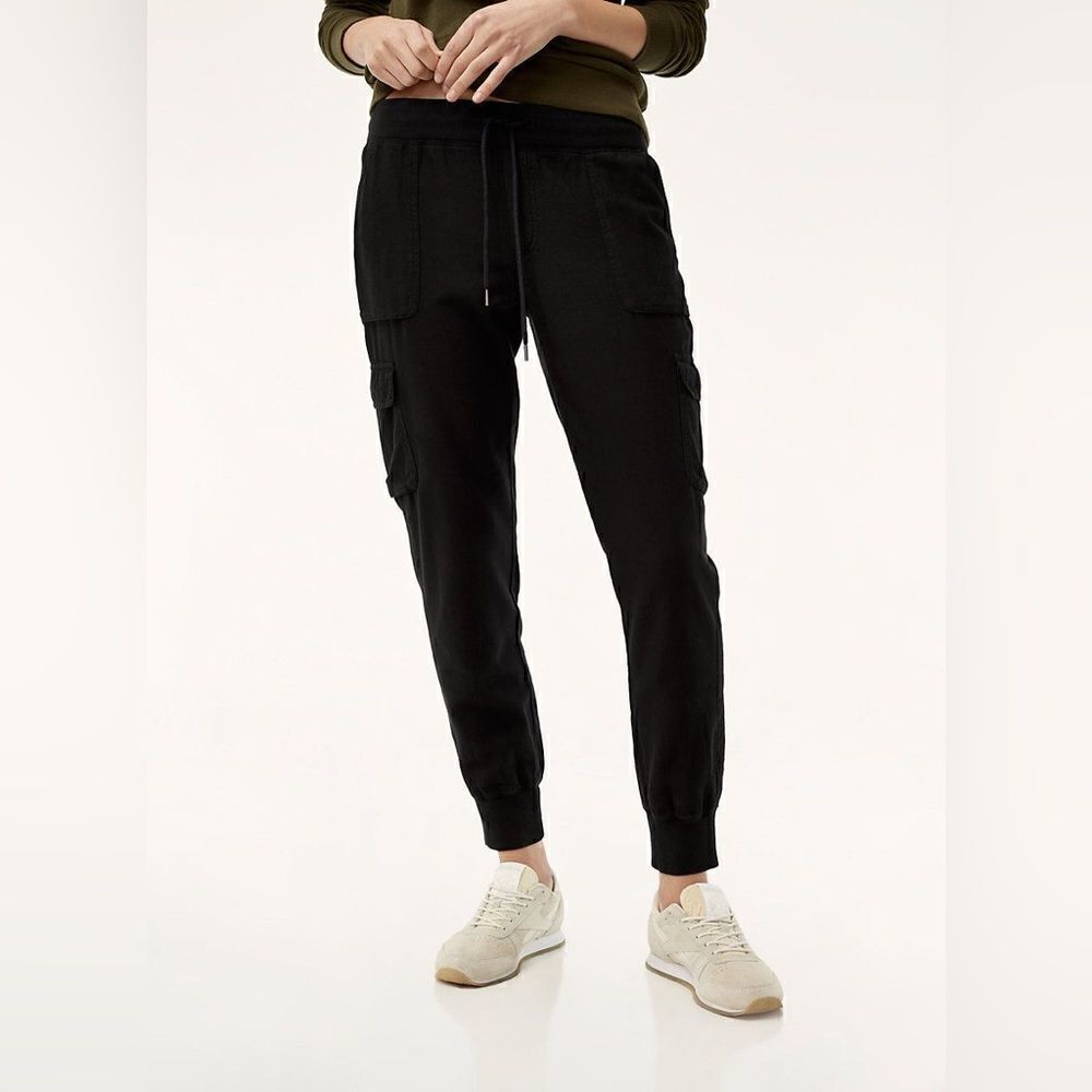 Aritzia Community Cebu Light Cargo Jogger Pants - Black XXS